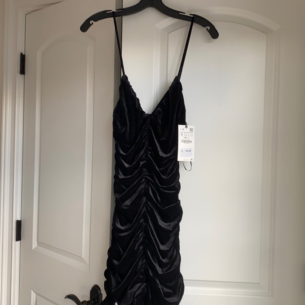 Black velvet mini Zara dress NEVER WORN w tags